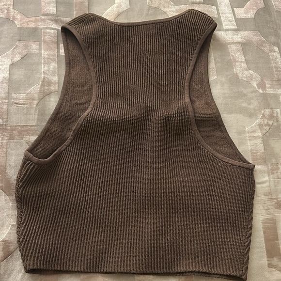 Aritzia crop top - Picture 3 of 4